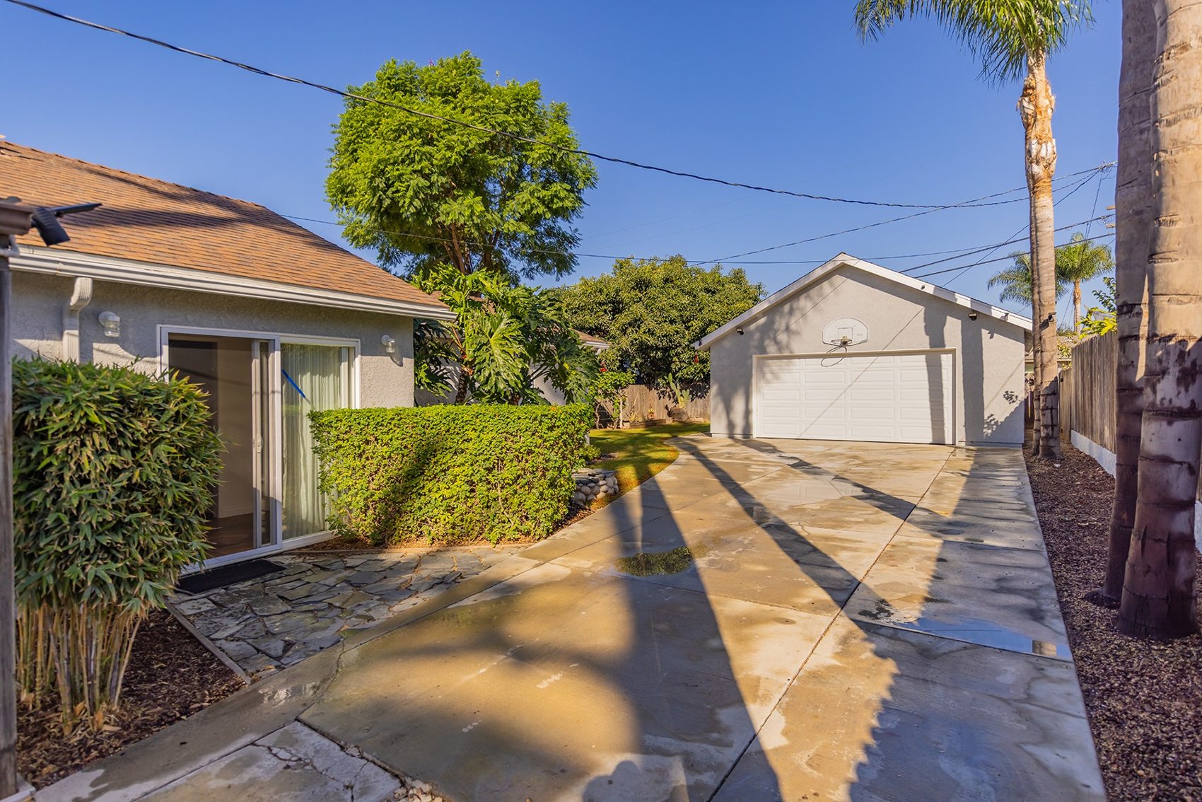 Detached garage and driveway